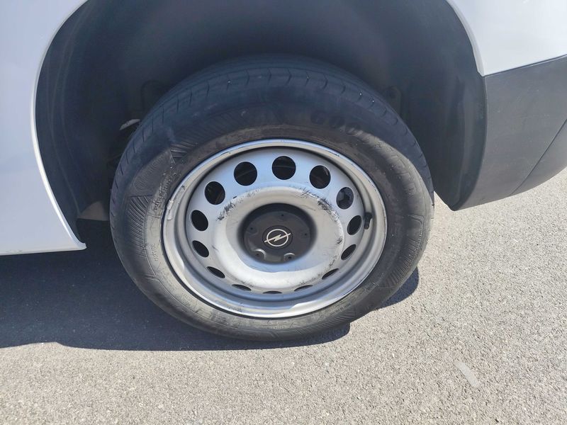 Opel Combo Life 1.5 CDTI — zdjęcie 17