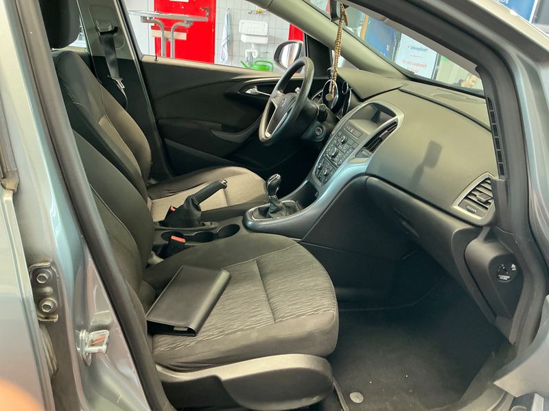 Opel Astra 1.6 Selection — zdjęcie 3