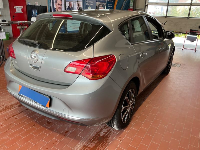 Opel Astra 1.6 Selection — zdjęcie 2