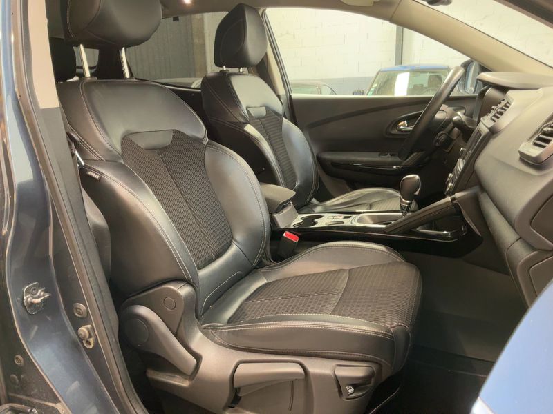 Renault Kadjar 1.2 TCe Graphite — zdjęcie 11