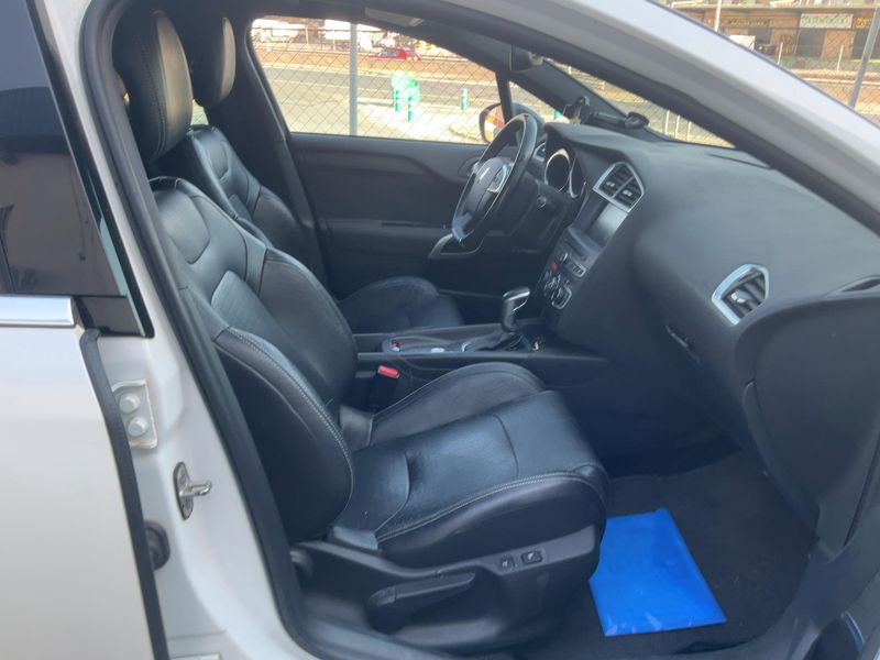 DS Automobiles DS4 Crossback 2.0 Blue-HDi SportChic — zdjęcie 11