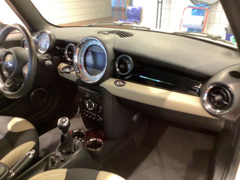 MINI Cabrio Cooper — zdjęcie 12