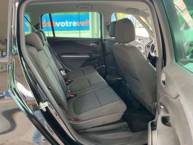 Opel Zafira Tourer 2.0 CDTI Active — zdjęcie 14