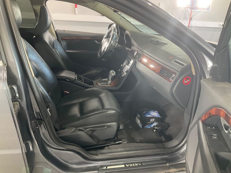 Volvo S80 2.5 T Momentum — zdjęcie 3