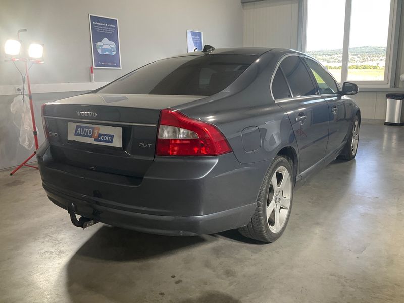 Volvo S80 2.5 T Momentum — zdjęcie 2