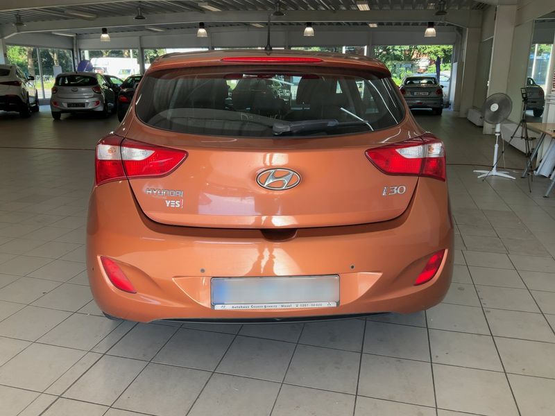 Hyundai i30 1.6 CRDi YES! — zdjęcie 5