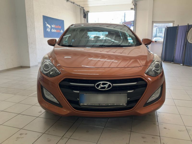 Hyundai i30 1.6 CRDi YES! — zdjęcie 9
