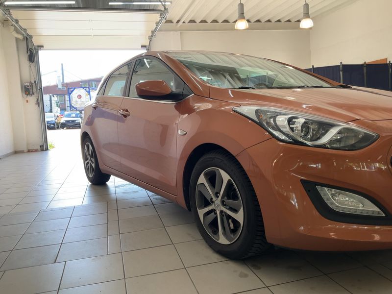 Hyundai i30 1.6 CRDi YES! — zdjęcie 8