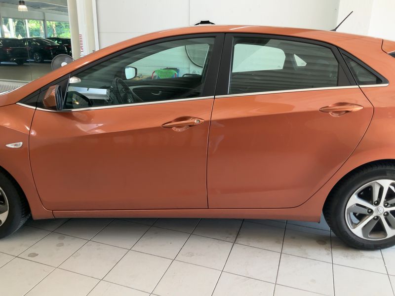 Hyundai i30 1.6 CRDi YES! — zdjęcie 4