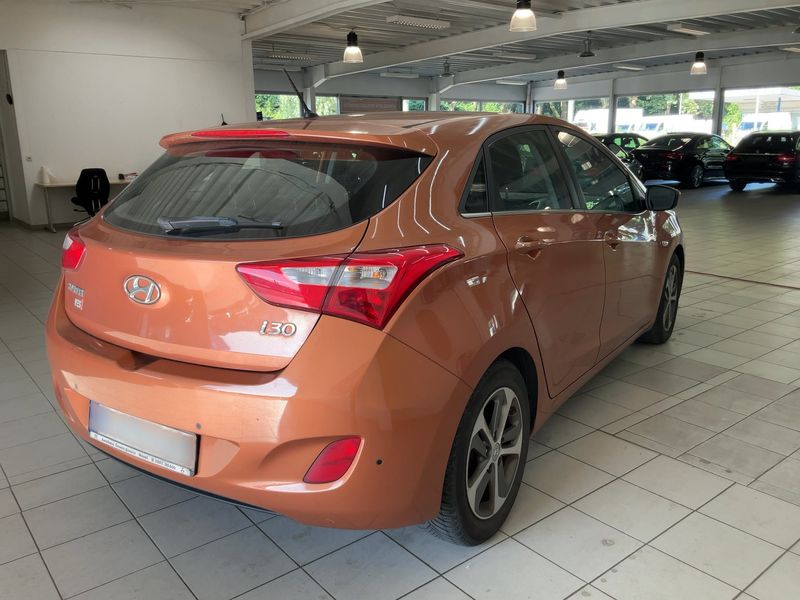 Hyundai i30 1.6 CRDi YES! — zdjęcie 6