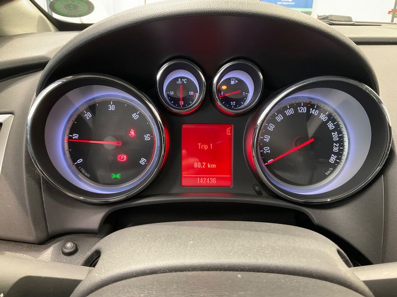 Opel Astra 2.0 CDTI Sport — zdjęcie 4