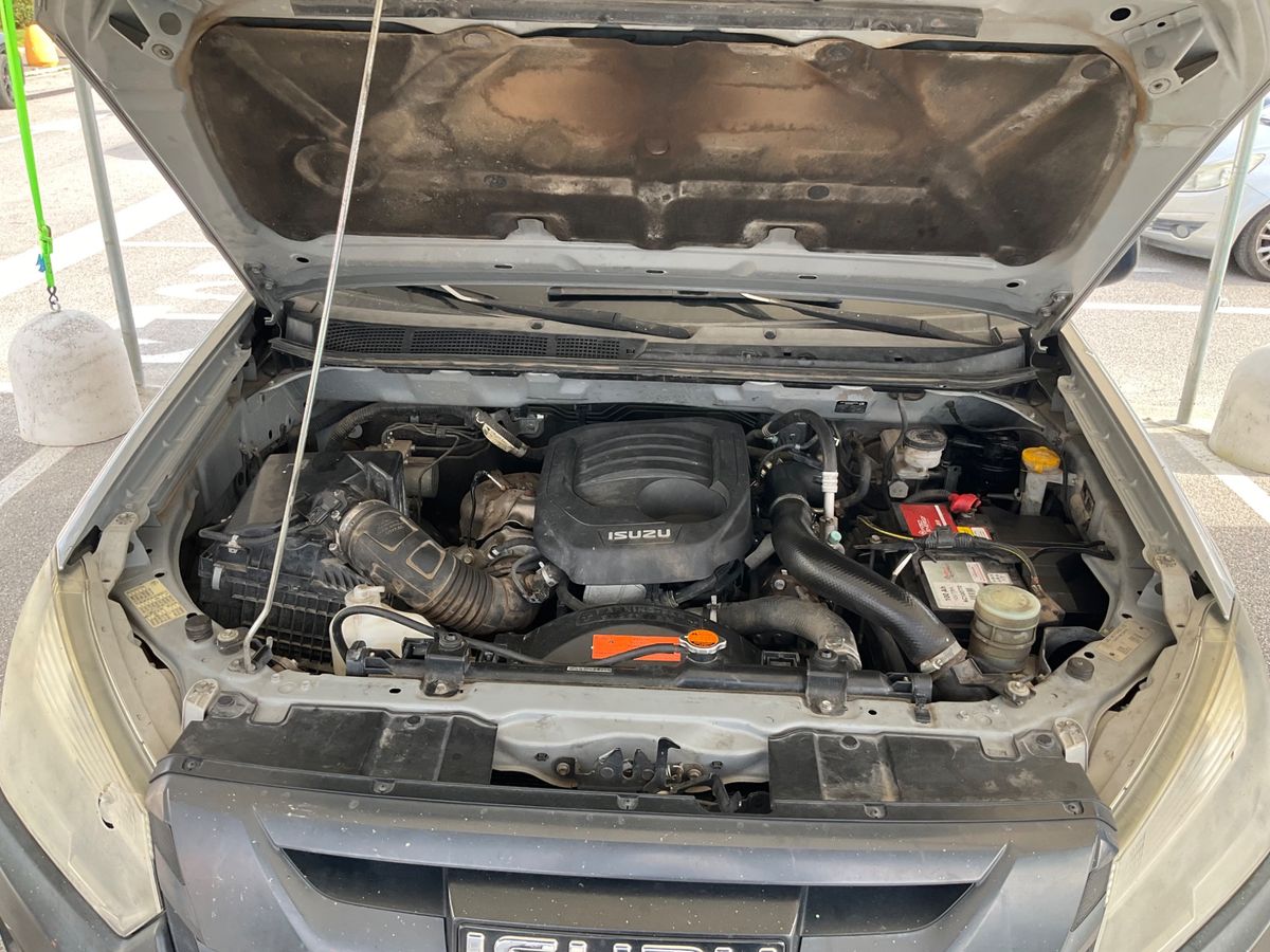 Isuzu D-MAX 2019 — photo 50