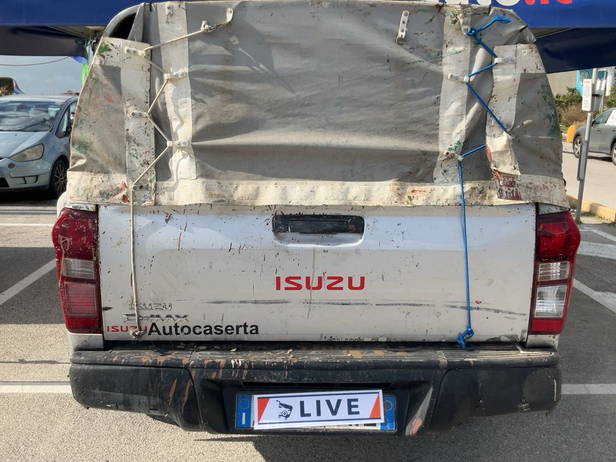 Isuzu D-MAX 2019 — photo 8