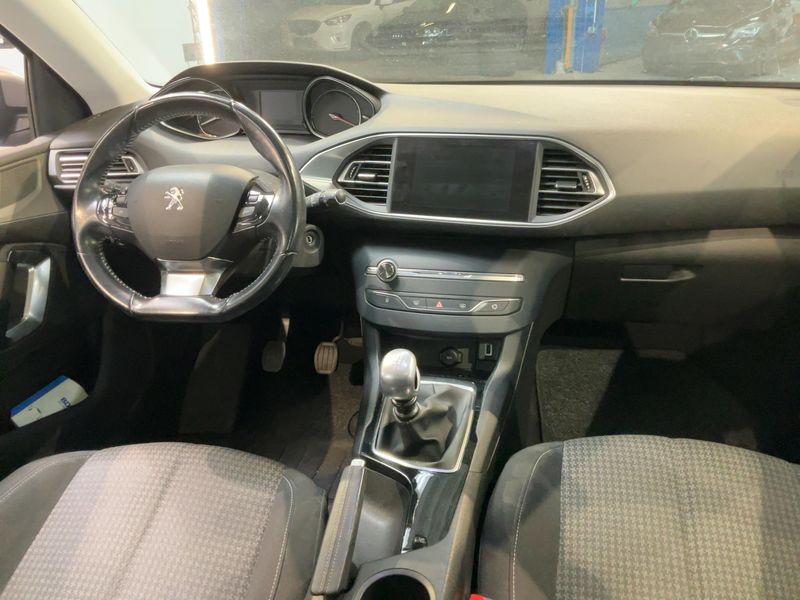 Peugeot 308 1.5 Blue-HDi Active 2018 – снимка 17