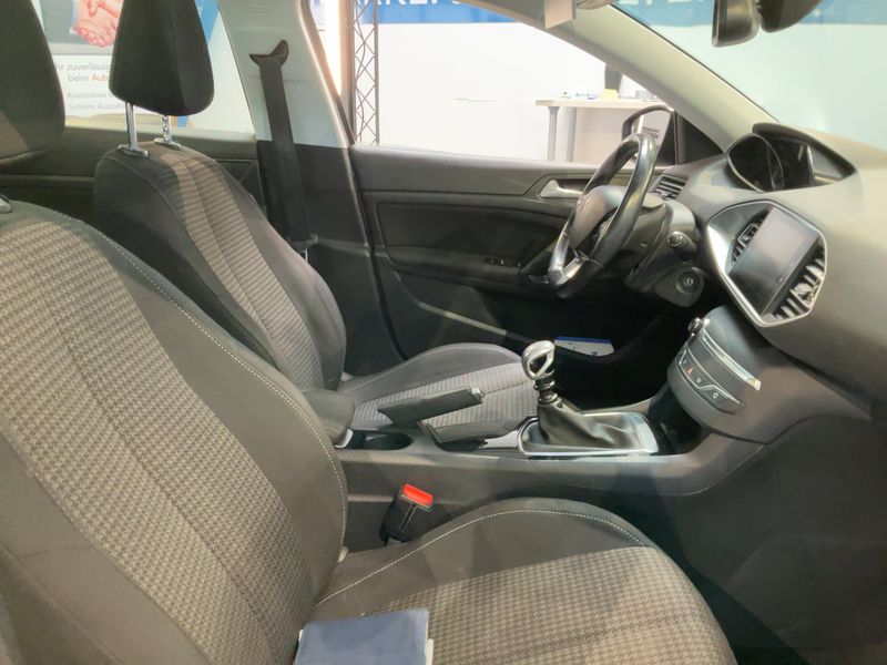 Peugeot 308 1.5 Blue-HDi Active 2018 – снимка 16