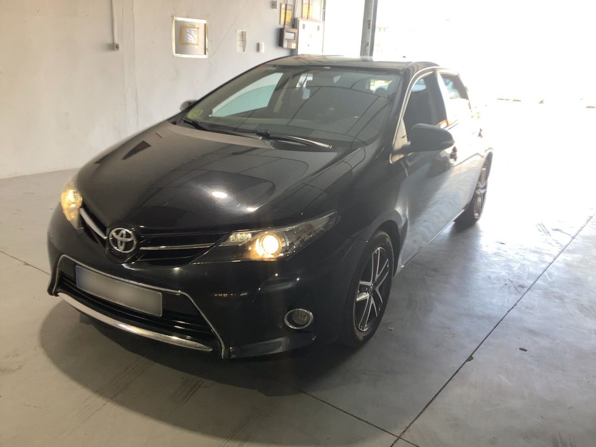 Toyota Auris 2015