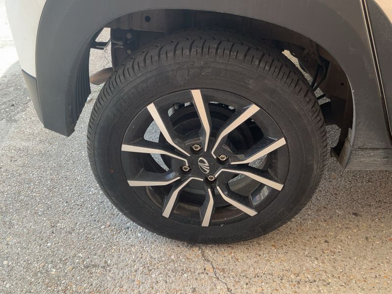 Mahindra KUV 100 1.2 K8 2023 – снимка 9