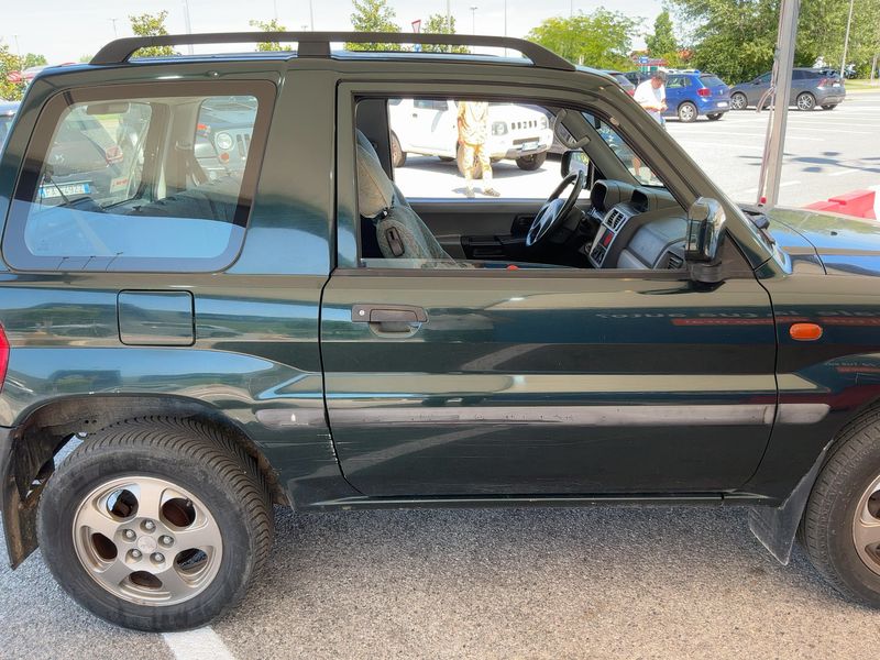 Mitsubishi Pajero 1.8 GDI Comfort II 1800 — zdjęcie 7