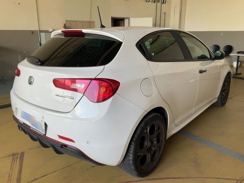 Alfa Romeo Giulietta 1.6 JTD Super — zdjęcie 6