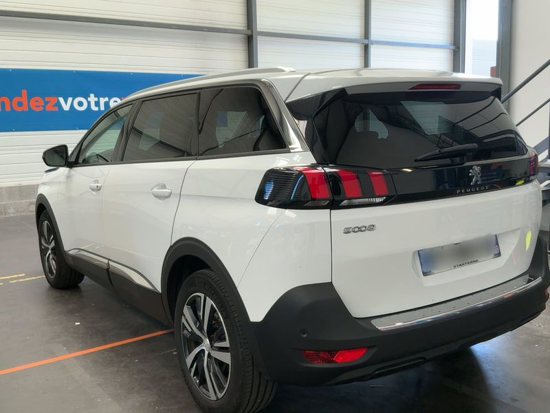 Peugeot 5008 1.2 PureTech Allure — zdjęcie 3