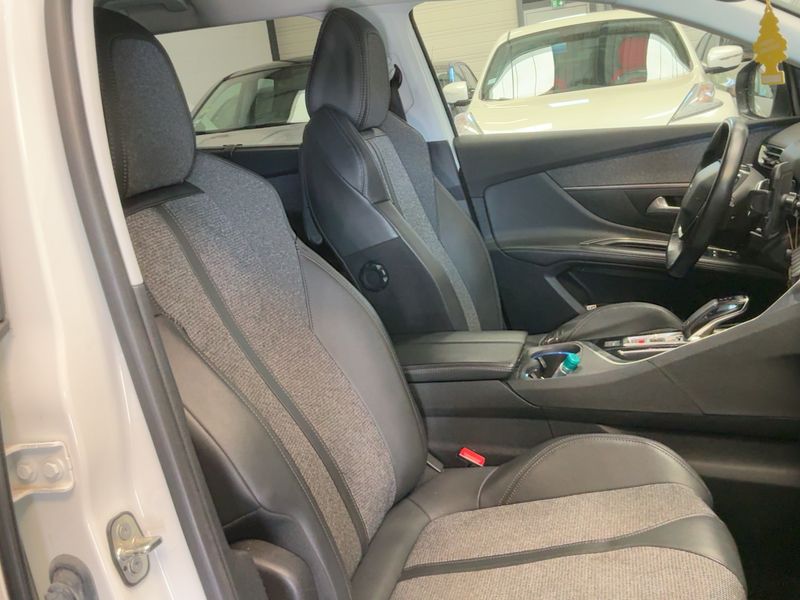Peugeot 5008 1.2 PureTech Allure — zdjęcie 11