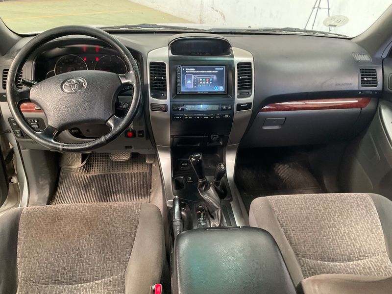 Toyota Land Cruiser 3.0 D-4D VX — zdjęcie 12