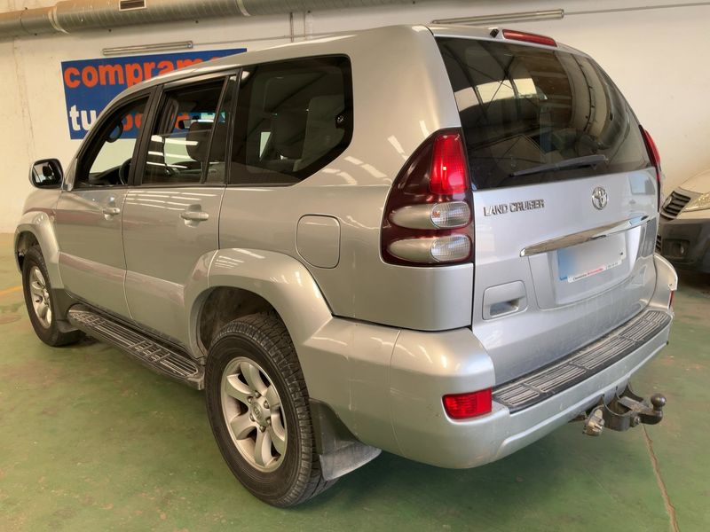 Toyota Land Cruiser 3.0 D-4D VX — zdjęcie 3