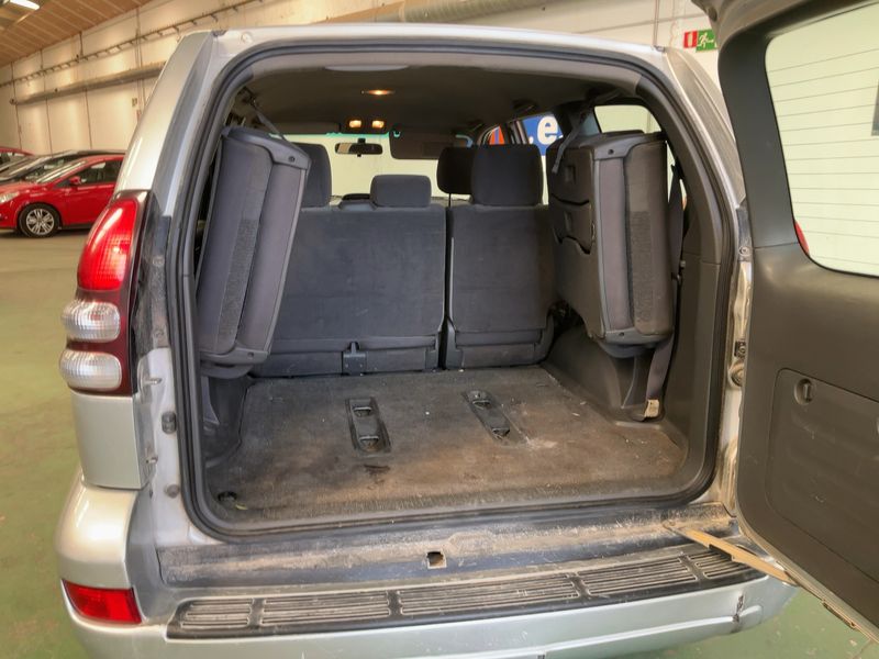 Toyota Land Cruiser 3.0 D-4D VX — zdjęcie 10