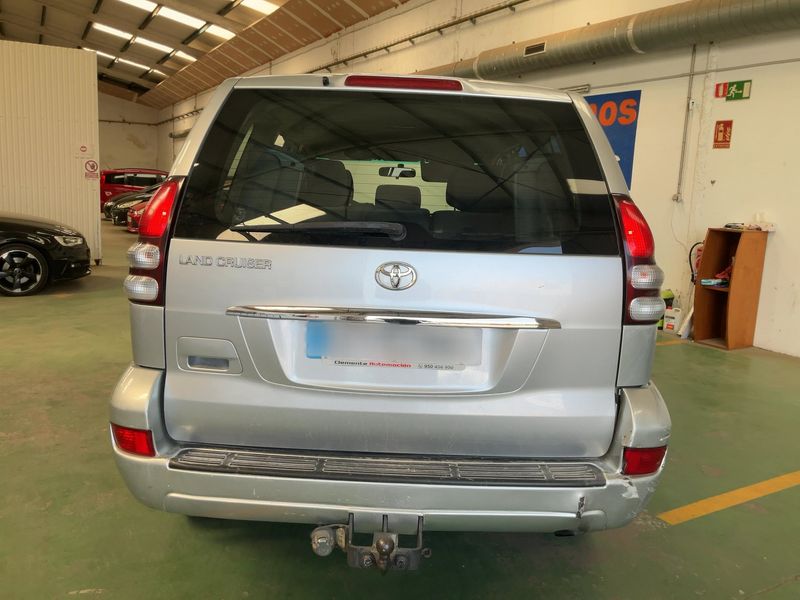 Toyota Land Cruiser 3.0 D-4D VX — zdjęcie 5
