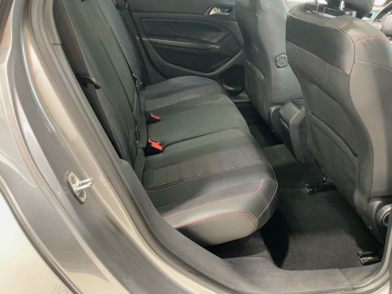 Peugeot 308 2.0 Blue-HDi GT Line — zdjęcie 14