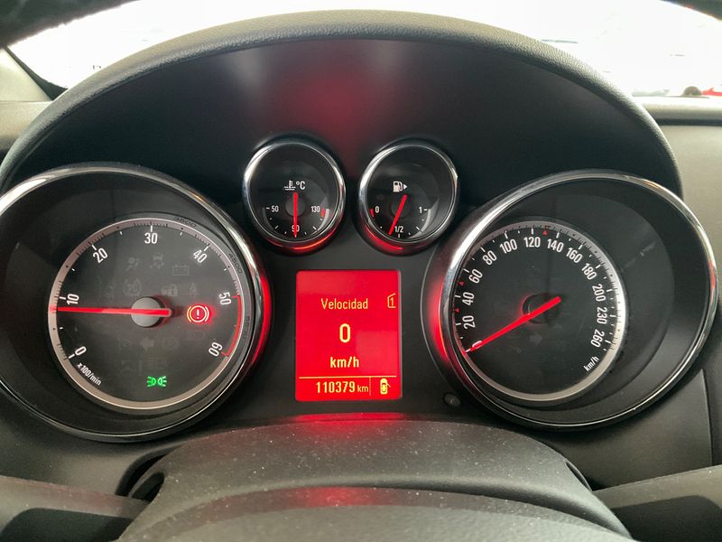 Opel Astra 1.7 CDTI Selective — zdjęcie 13