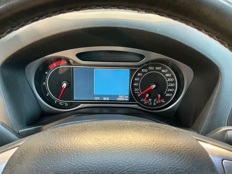 Ford Mondeo 2.0 TDCi Titanium — zdjęcie 4