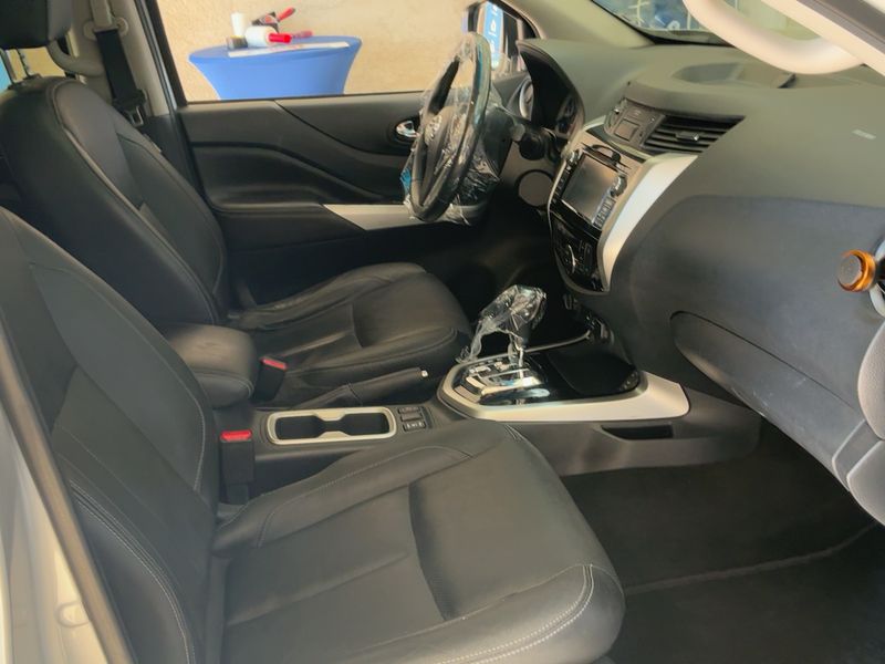 Nissan Navara NP-300 2.3 dCi Optima Double Cab 4x4 — zdjęcie 11