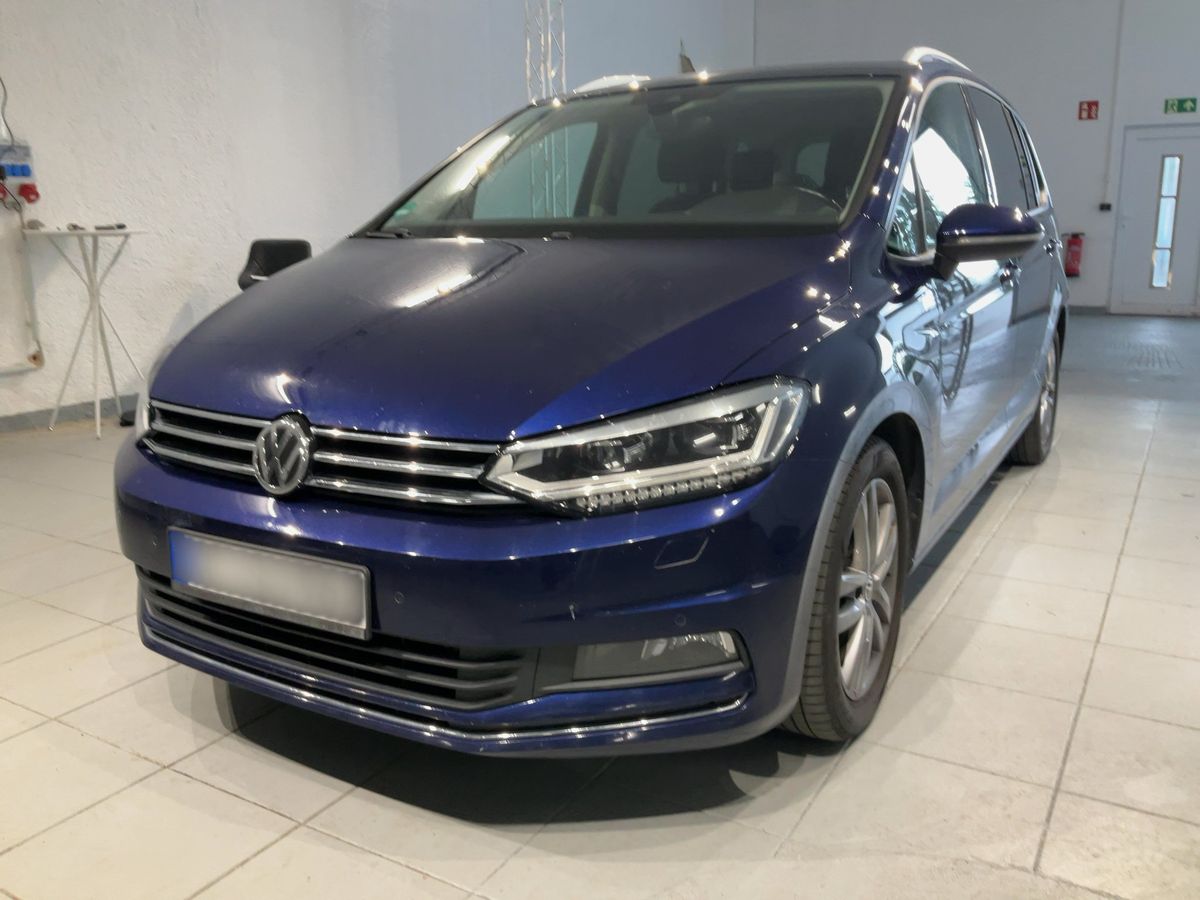 Volkswagen Touran 2019 — photo 1