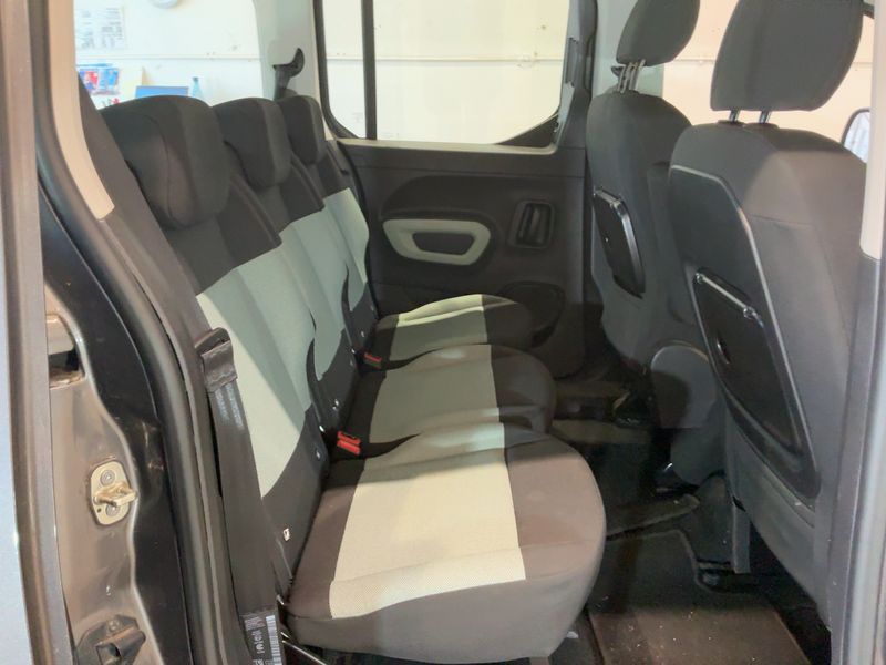 Citroen Berlingo 1.2 PureTech Feel XL — zdjęcie 14