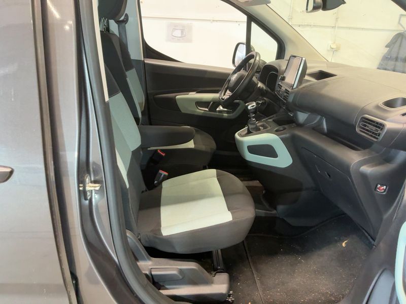 Citroen Berlingo 1.2 PureTech Feel XL — zdjęcie 11