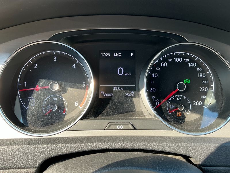 Volkswagen Golf VII 1.6 TDI Comfortline BlueMotion Tech 2015 – снимка 19