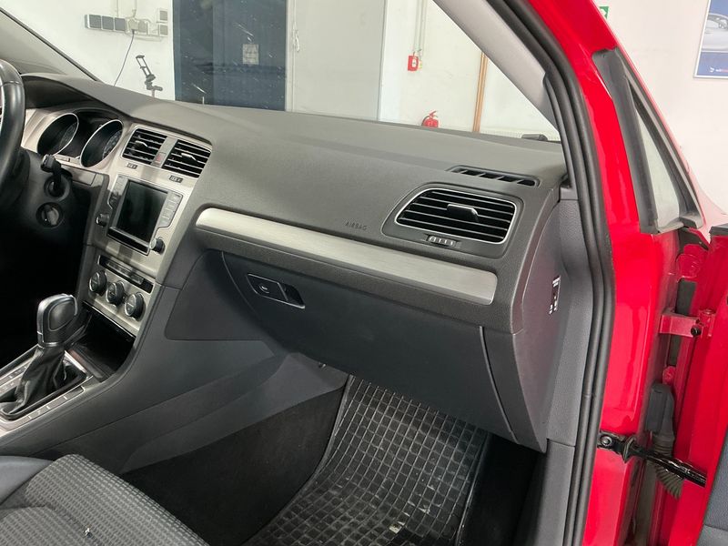 Volkswagen Golf VII 1.6 TDI Comfortline BlueMotion Tech 2015 – снимка 36