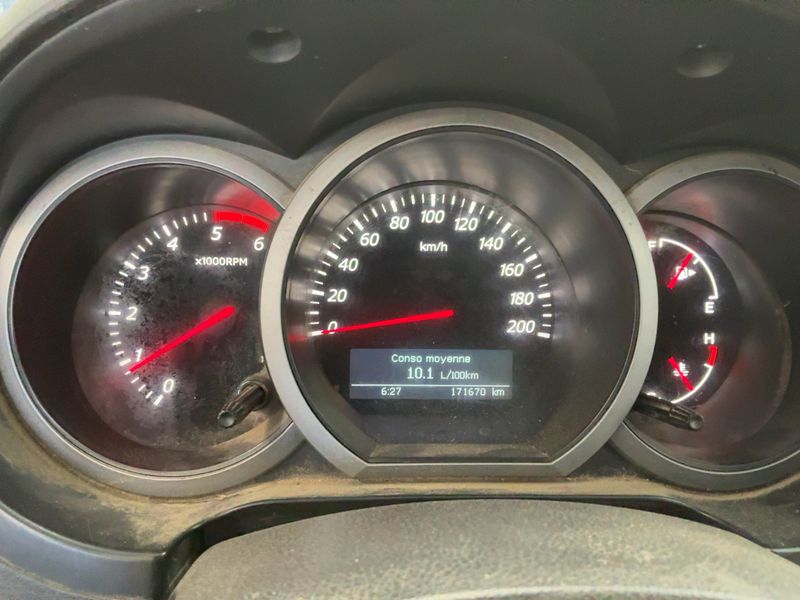 Suzuki Grand Vitara 1.9 DDiS Economy — zdjęcie 13