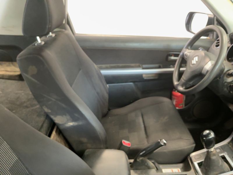Suzuki Grand Vitara 1.9 DDiS Economy — zdjęcie 14