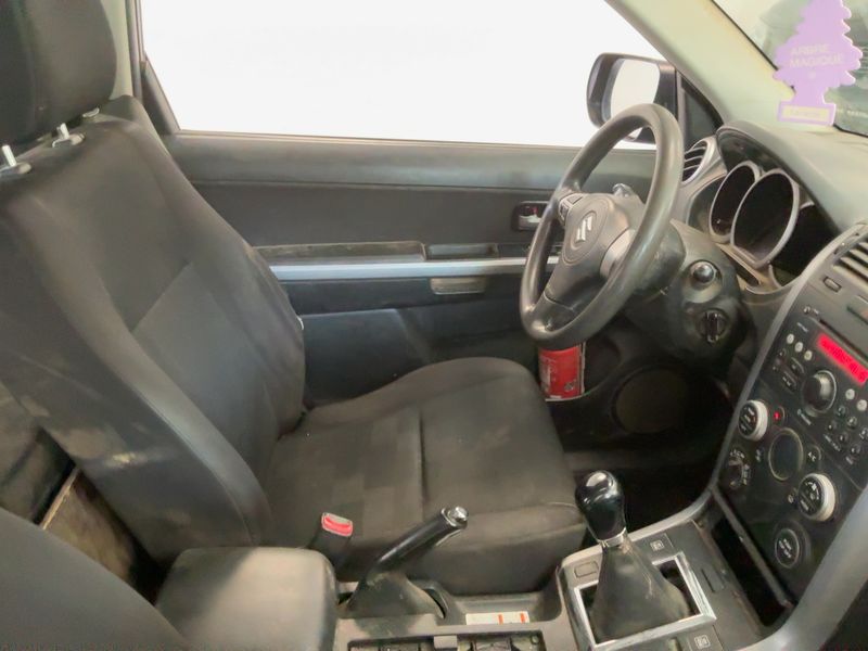 Suzuki Grand Vitara 1.9 DDiS Economy — zdjęcie 11