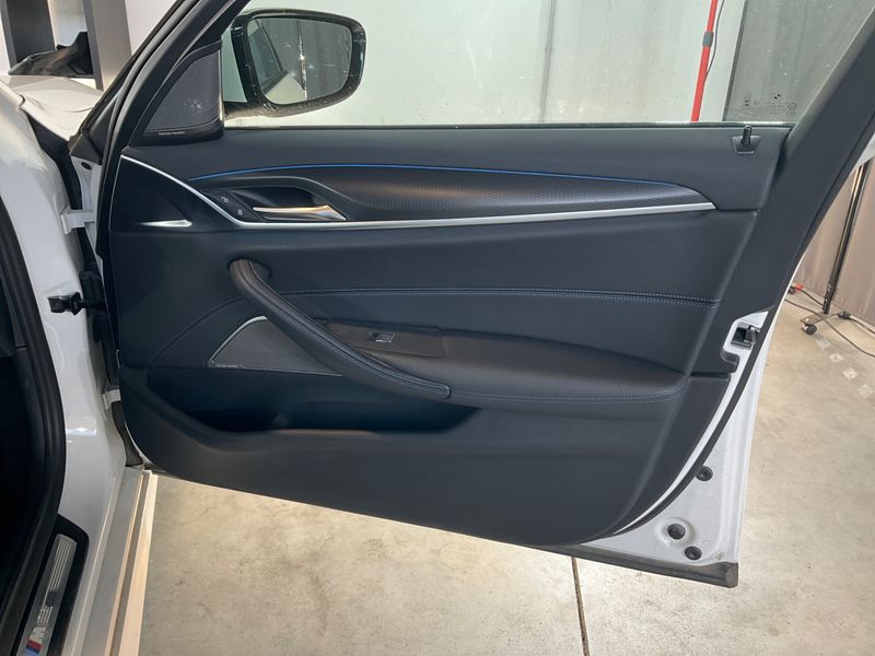 BMW 5er 530e xDrive M Sport 2022 – снимка 25