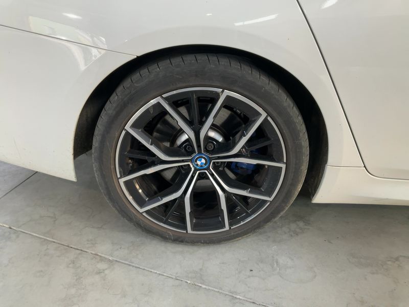 BMW 5er 530e xDrive M Sport 2022 – снимка 9