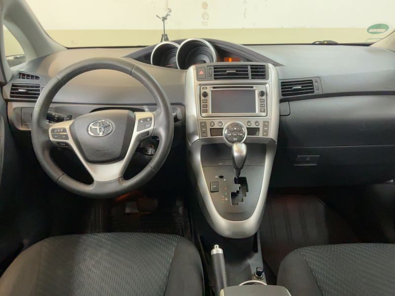 Toyota Verso 1.8 Travel — zdjęcie 12