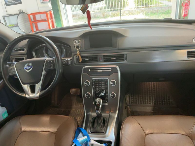 Volvo XC70 2.4 D4 Summum AWD — zdjęcie 12