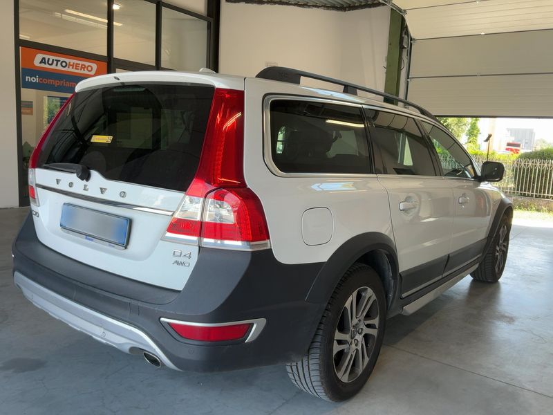 Volvo XC70 2.4 D4 Summum AWD — zdjęcie 6