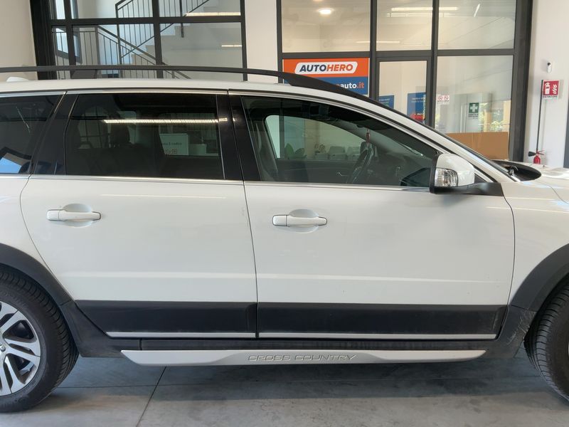 Volvo XC70 2.4 D4 Summum AWD — zdjęcie 7