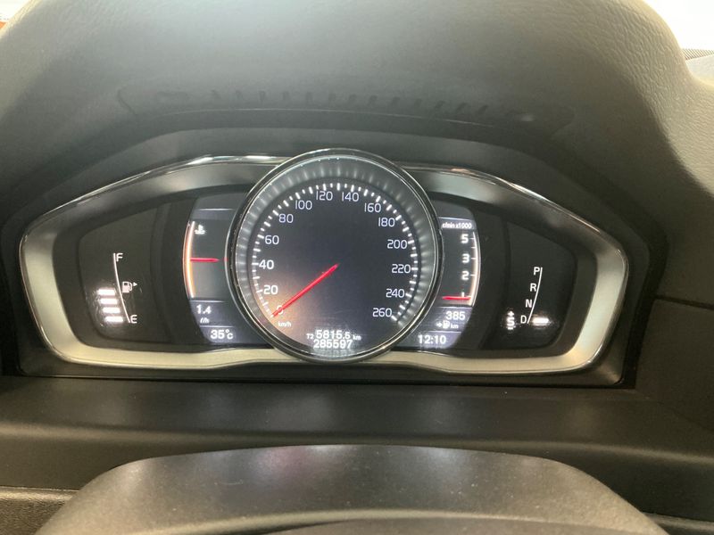 Volvo XC70 2.4 D4 Summum AWD — zdjęcie 13