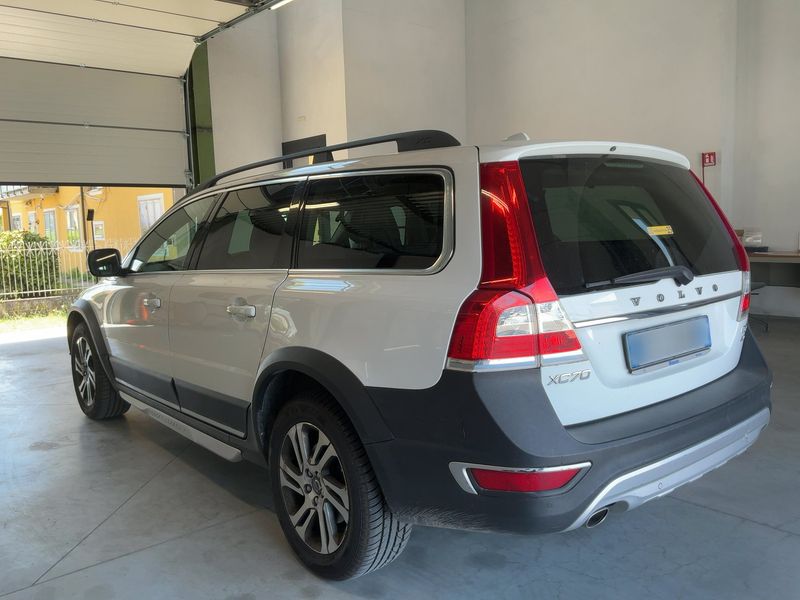 Volvo XC70 2.4 D4 Summum AWD — zdjęcie 3