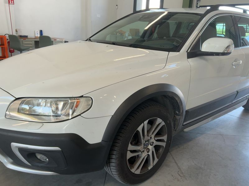 Volvo XC70 2.4 D4 Summum AWD — zdjęcie 2